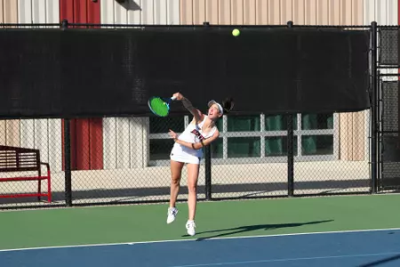 11 OCT 2021: The Denver Pioneers men’s and women’s tennis teams at Denver Tennis Park in Denver, CO. (C. Morgan Engel/Clarkson Creative Photography)