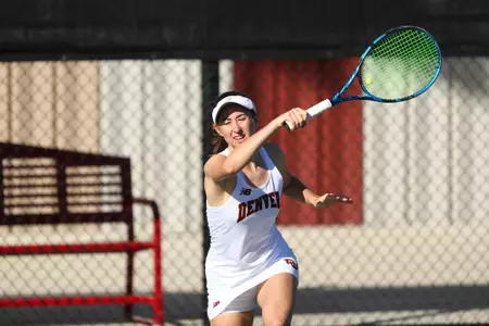 11 OCT 2021: The Denver Pioneers men’s and women’s tennis teams at Denver Tennis Park in Denver, CO. (C. Morgan Engel/Clarkson Creative Photography)