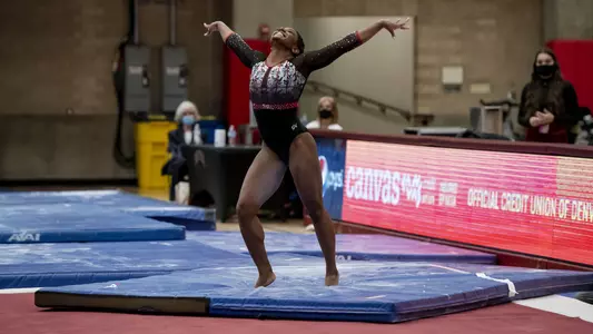 Lynnzee Brown Floor - February 7, 2021