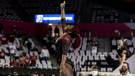 Lynnzee Brown Floor - April 3, 2021