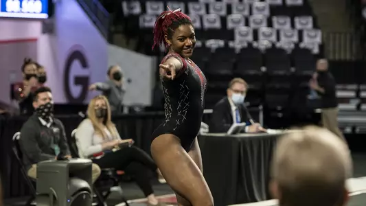 Lynnzee Brown Floor - April 3, 2021