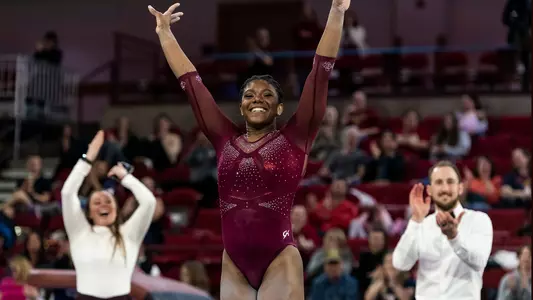 Lynnzee Brown Floor - February 12, 2023