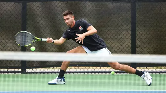 17 SEPT 2024: The University of Denver Men’s and Women’s Tennis teams practice at the Denver Tennis Park in Denver, CO. ©Jamie Schwaberow/Clarkson Creative Photography