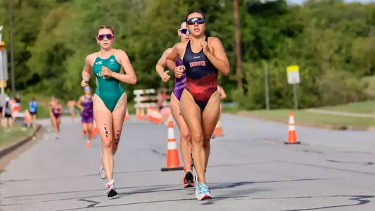 September 29, 2024; Fort Worth, TX, USA; TCU Battle in the Fort at Marine Creek Reservoir; Women’s NCAA Triathlon (Photo credit: Shawn Forer/Shawn Forer Photography)