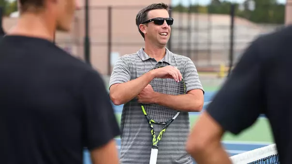 17 SEPT 2024: The University of Denver Men’s and Women’s Tennis teams practice at the Denver Tennis Park in Denver, CO. ©Jamie Schwaberow/Clarkson Creative Photography