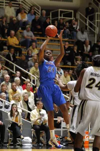 Keisha Hampton scored 20 points in DePaul's 64-45 win over Villanova on Sunday.