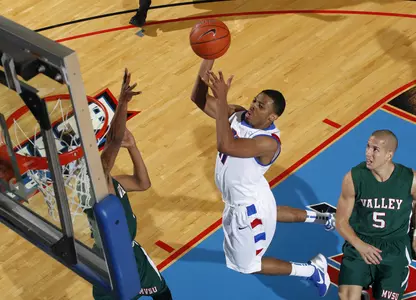 Jeremiah Kelly leads the Blue Demons through two games with a 17.5 points per game scoring average.