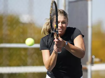 Katarinia Milinkovic improved to 10-3 in the top spot and helped the Blue Demons to a 4-3 win over Auburn on Saturday.