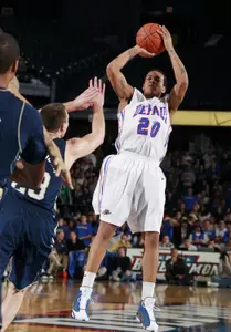 Brandon Young had 16 points and four assists in Thursday night's loss to No. 9/8 Notre Dame.