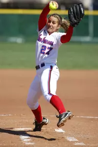 Bree Brown closed down Pittsburgh with two hitless innings and four strikeouts in Thursday's 6-2 win.
