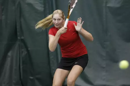 Kelsey Lawson improved to 11-8 in singles with her straight-set win over Brittany Farmer.