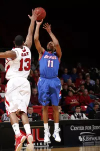 Jeremiah Kelly went 3-for-4 from three-point range at Notre Dame on Saturday.