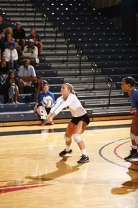 Allyson Rooks reached double figures in digs (13) for the seventh straight match.