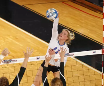 Callie Huebener posted a season-high eight digs on Saturday.