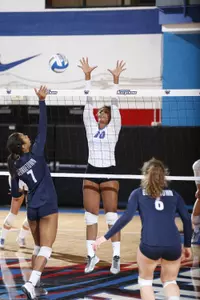 Jasmine King landed a personal-best 15 kills on Saturday night at Seton Hall.