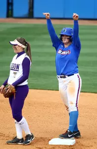 Mary Connolly went 2-for-2 with an RBI double on Friday.