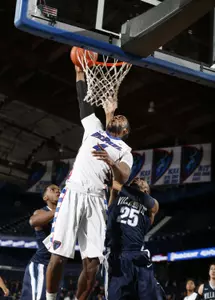 Myke Henry grabbed 11 rebounds in the first meeting against Villanova on Feb. 9 at Allstate Arena.