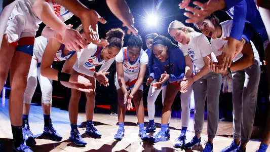 DePaul WBB Pregame Huddle