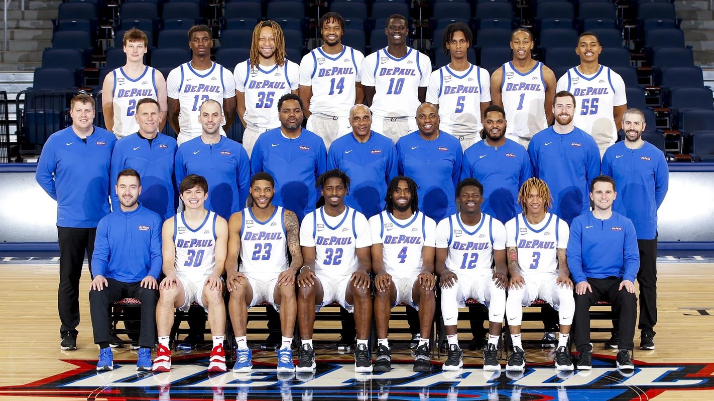 2021-22 Men's Basketball Team Photo