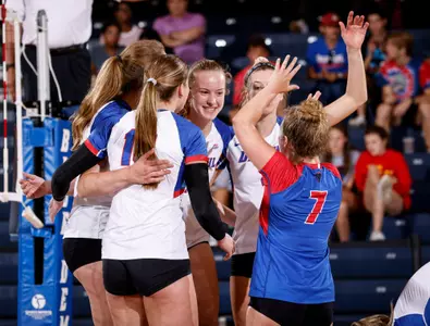 volleyball huddle