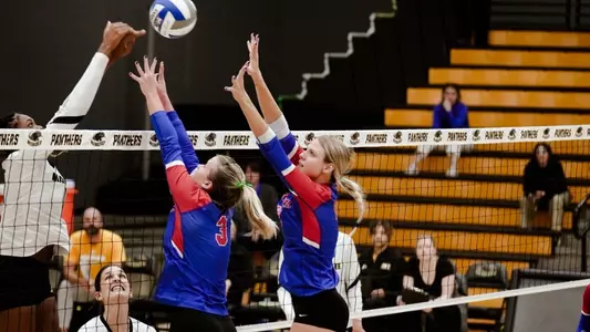 Pressly and Scholz go up for a block