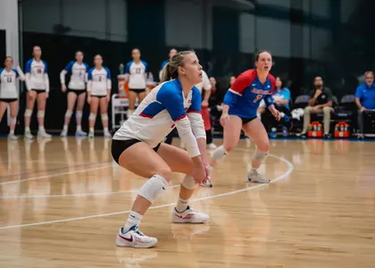 Jill Pressly digging volleyball