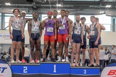 4x400 men's winning relay