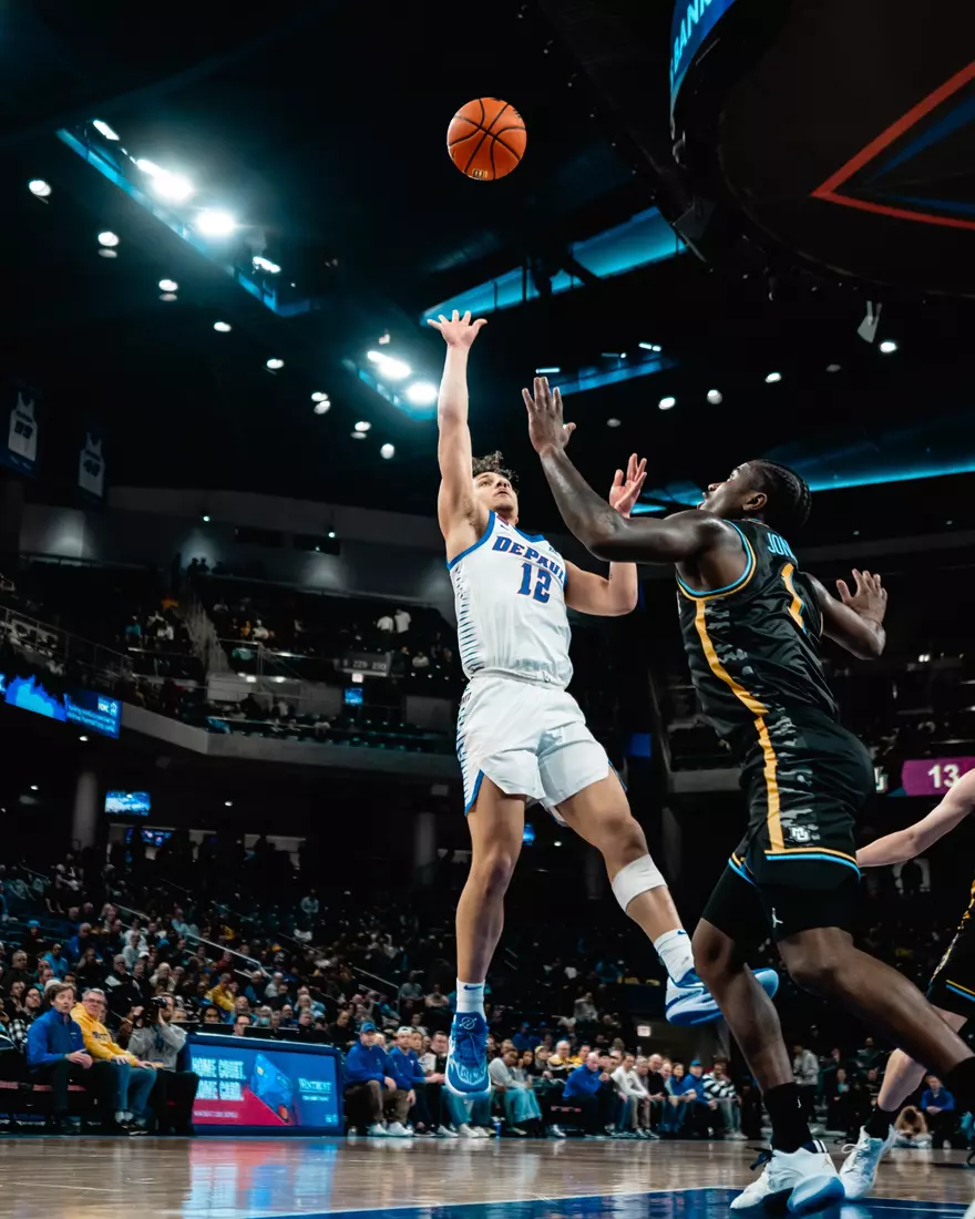 Jacob Meyer shoots floater.