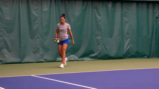 Roberta Sechi - bounces tennis ball - Practice (1.15.25)