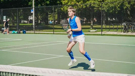 Hannah Smith readies for a ball at net
