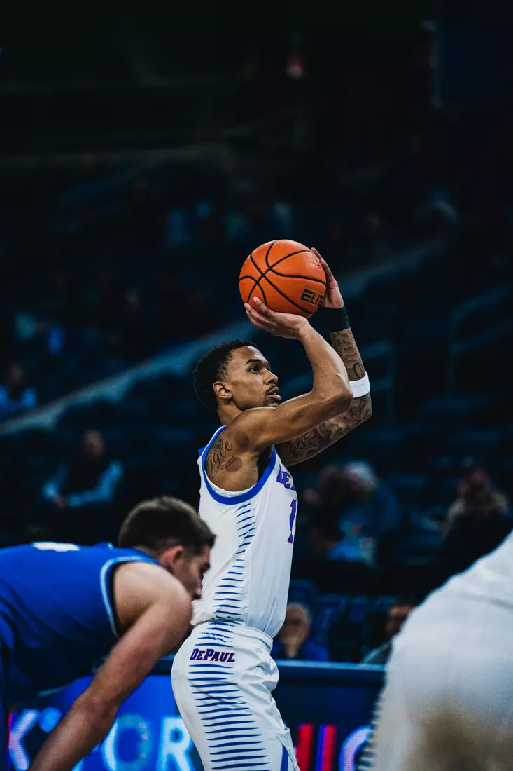 CJ Gunn at the free throw line.