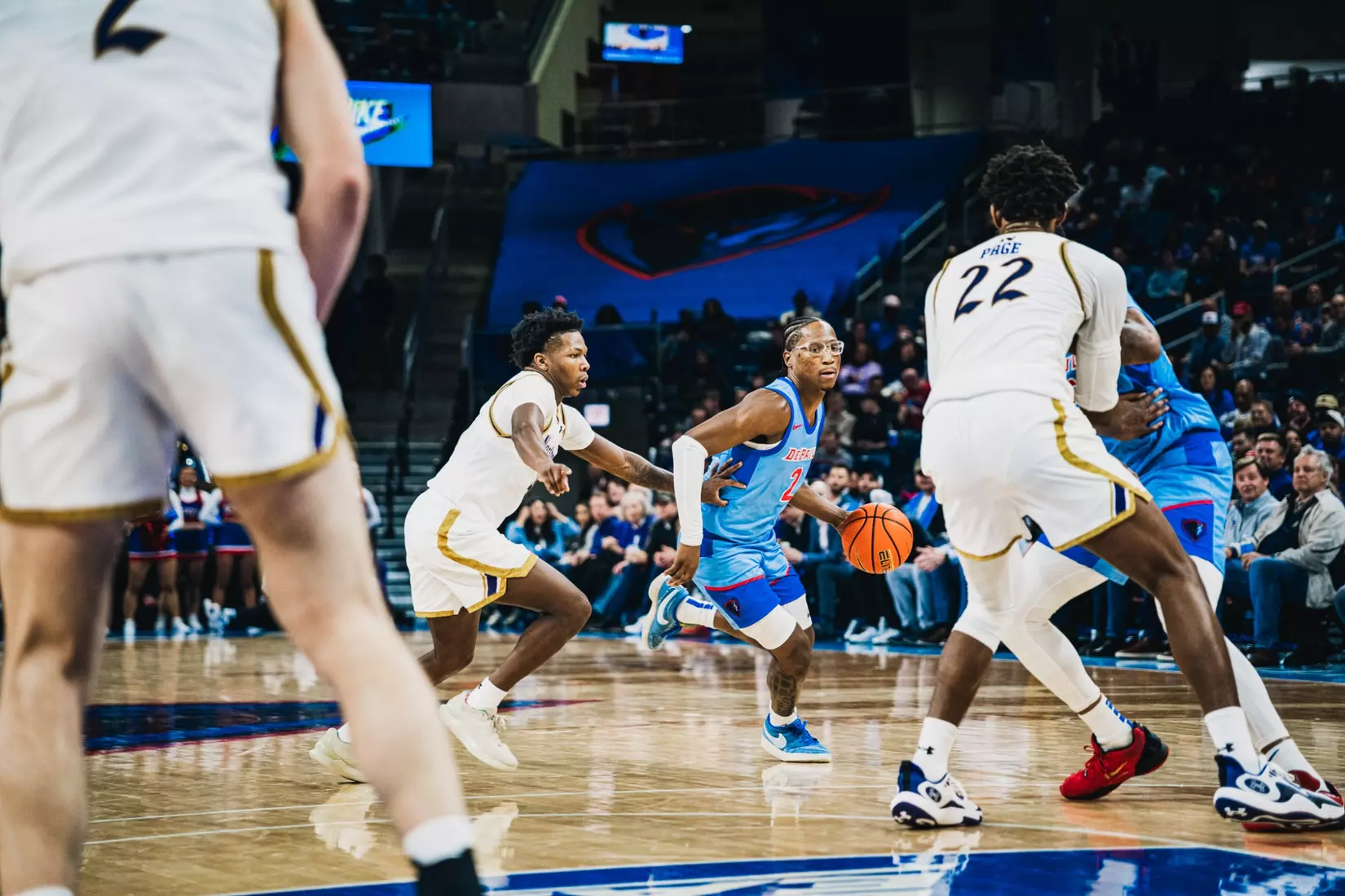 Layden Blocker dribbling
