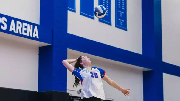 Kendall Timme serves