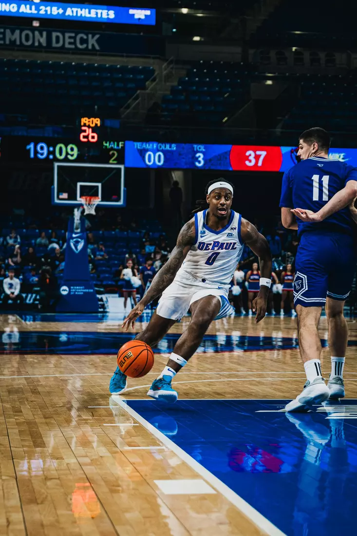 Brandon Maclin dribbling