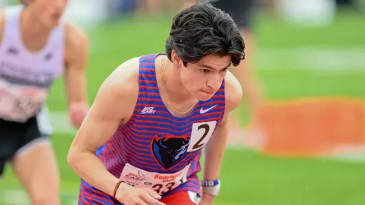 Damian Rodriguez prepares for race