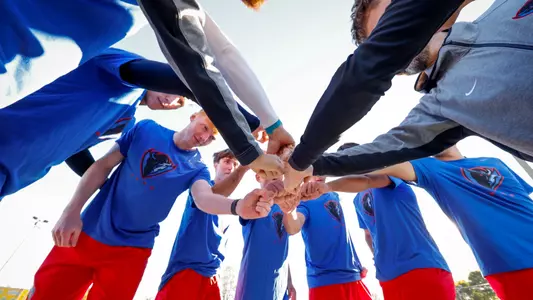 Mten huddle