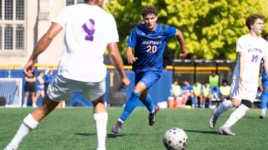 Keagan Pace attacks the ball