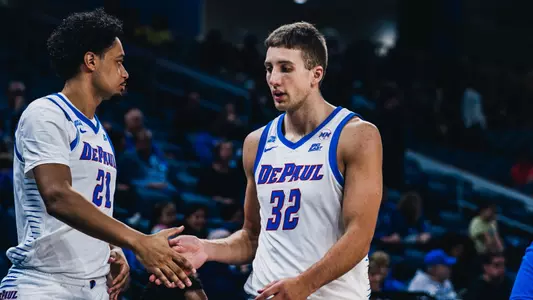 jeremy lorenz high fives teammates