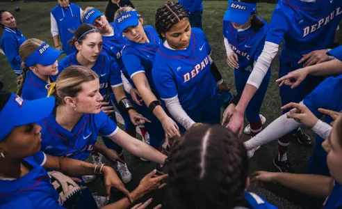 Softball 26 huddle