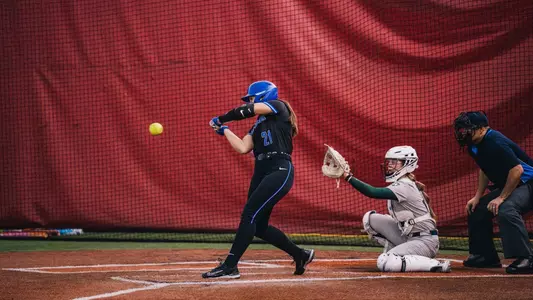 Lydia Ettema takes a swing