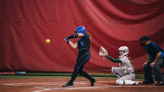 Lydia Ettema swings through