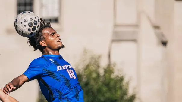 Tyler Flowers heads a ball