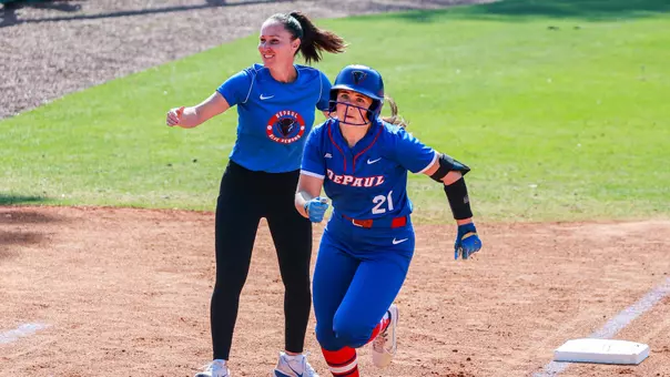 Lydia Ettema runs home