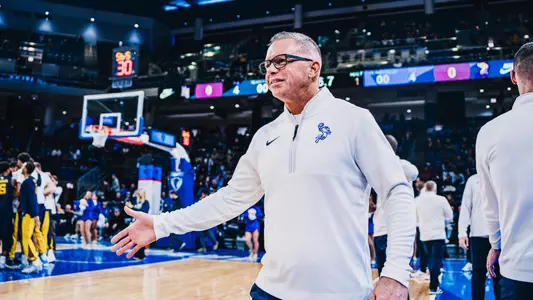 chris holtmann high fives