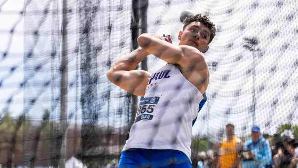 Alex Bernstein in the hammer throw
