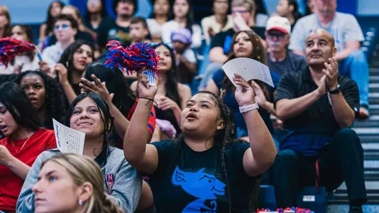 Fans McGrath-Phillips Arena