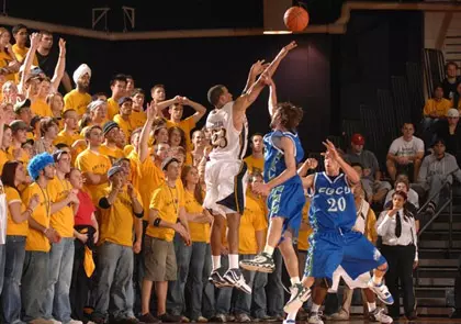 Mejia and Mason Lead Drexel to 73-37 win vs. Florida Gulf Coast Image