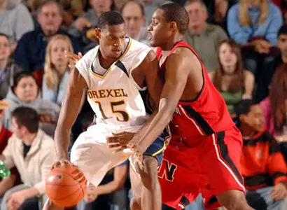 Elegar Powers Dragons Past Navy, 86-70 Image