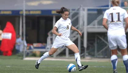 Snyder Assists Drexel to First CAA Victory, 2-0, Over UNC Wilmington Image