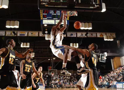 Elegar Named MVP as Dragons Defeat Loyola to Win the Philly Hoop Group Classic Liberty Bracket Image